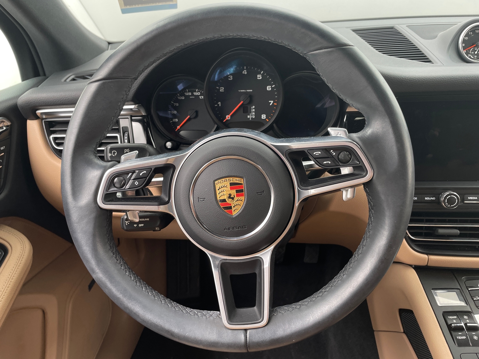 Thumbnail: 2021 Porsche Macan - 4