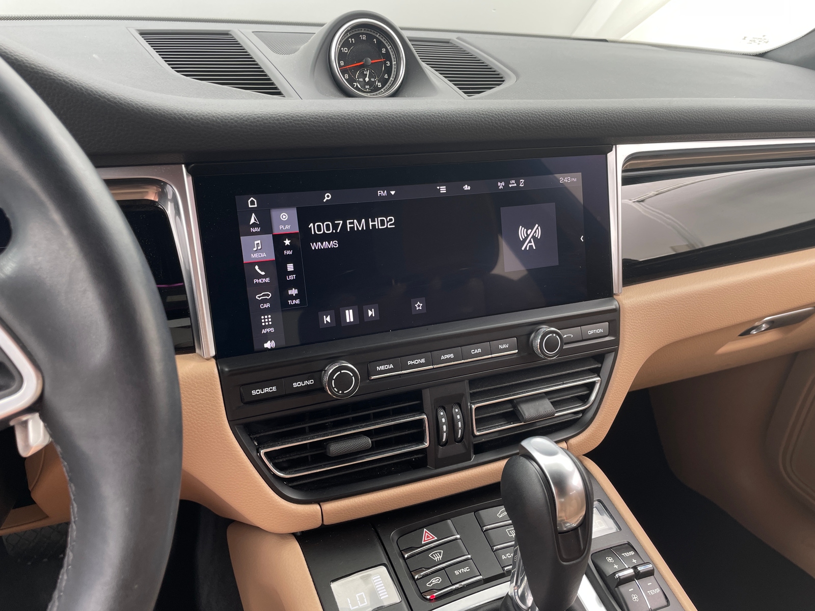 Thumbnail: 2021 Porsche Macan - 3