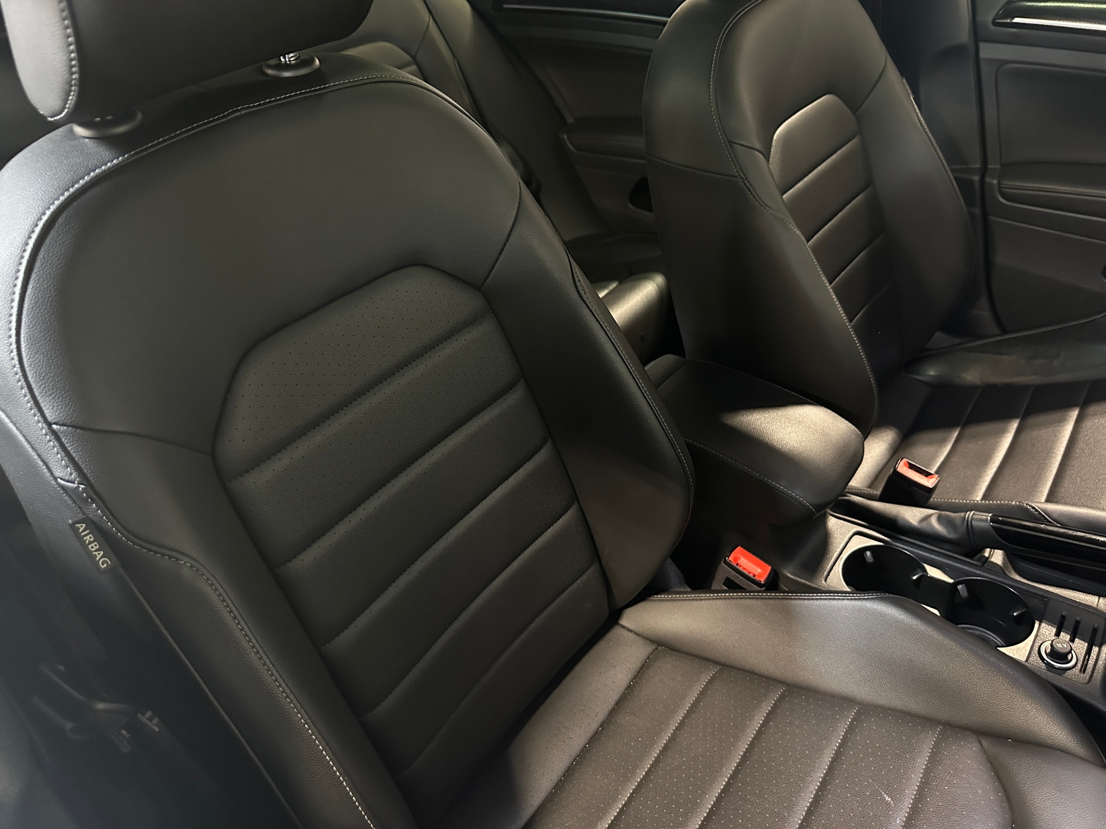 Thumbnail: 2017 Volkswagen e-Golf - 2