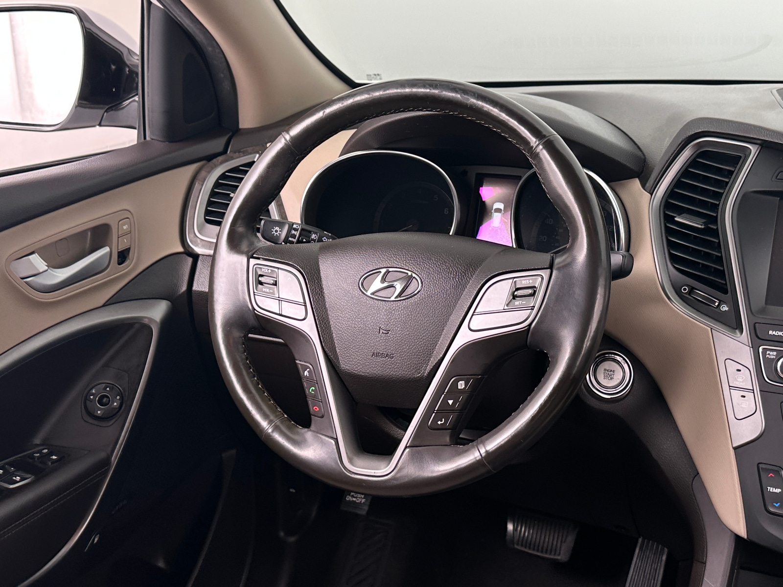Thumbnail: 2017 Hyundai Santa Fe - 4