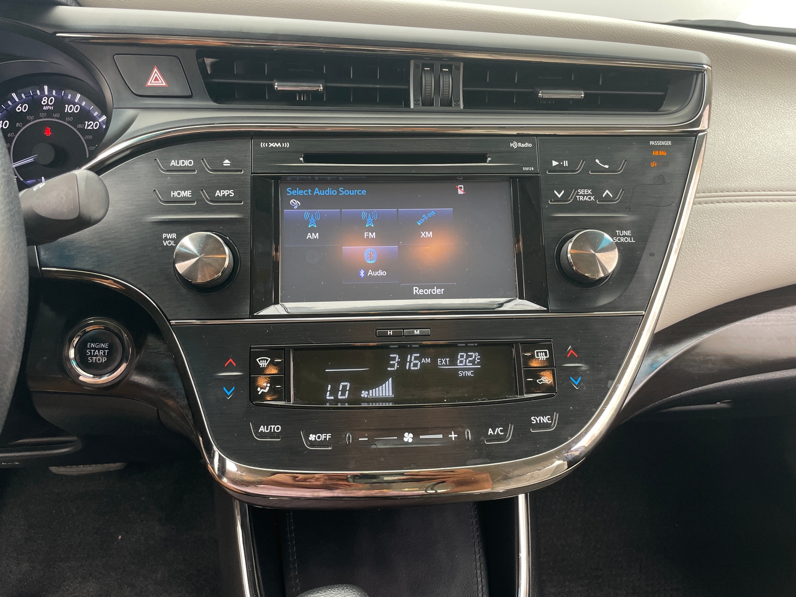 Thumbnail: 2016 Toyota Avalon - 3