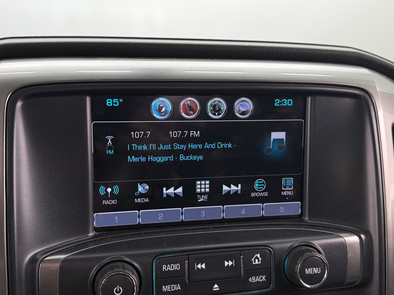 Thumbnail: 2017 Chevrolet Silverado 1500 - 3