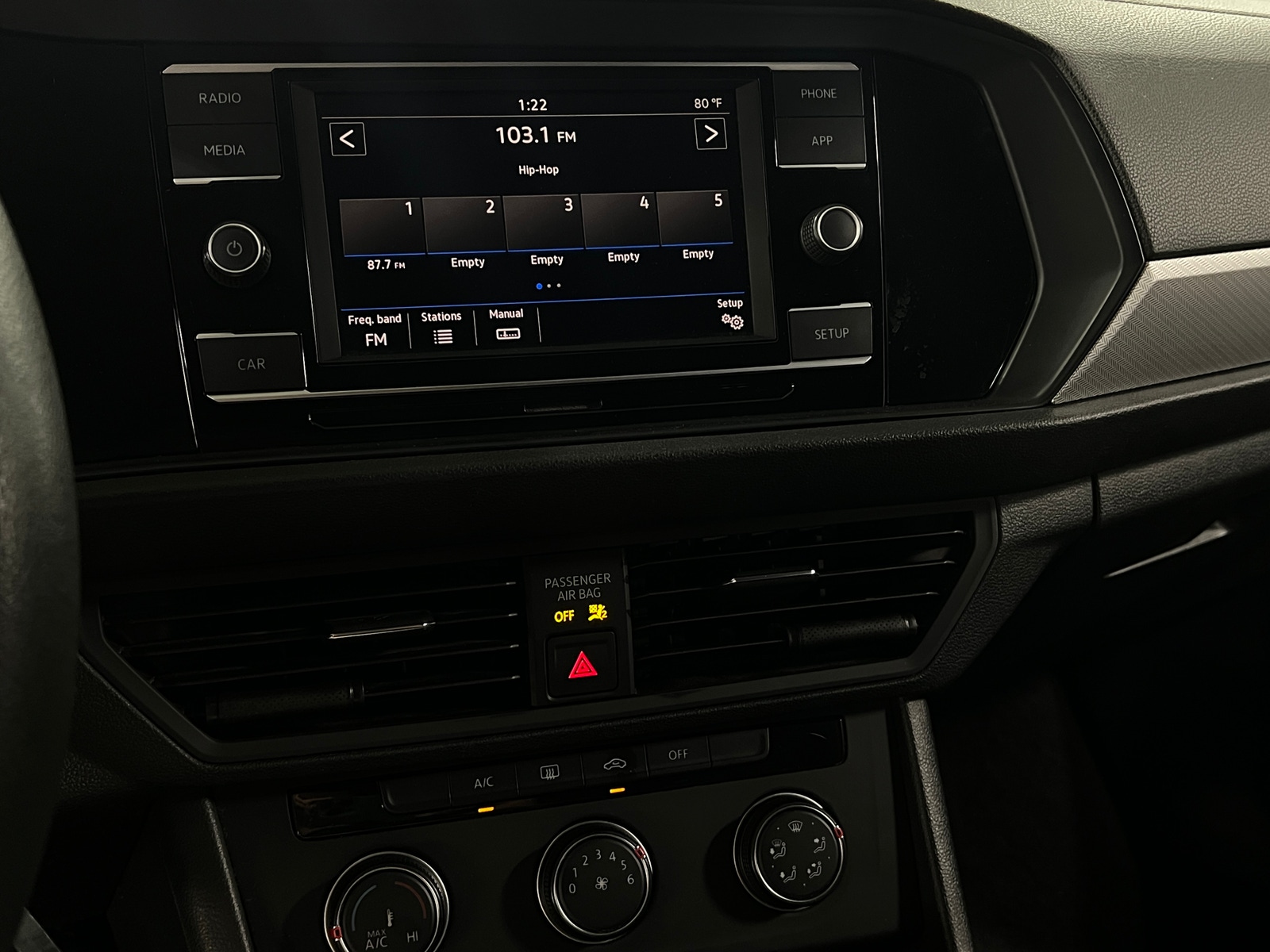 Thumbnail: 2019 Volkswagen Jetta - 4