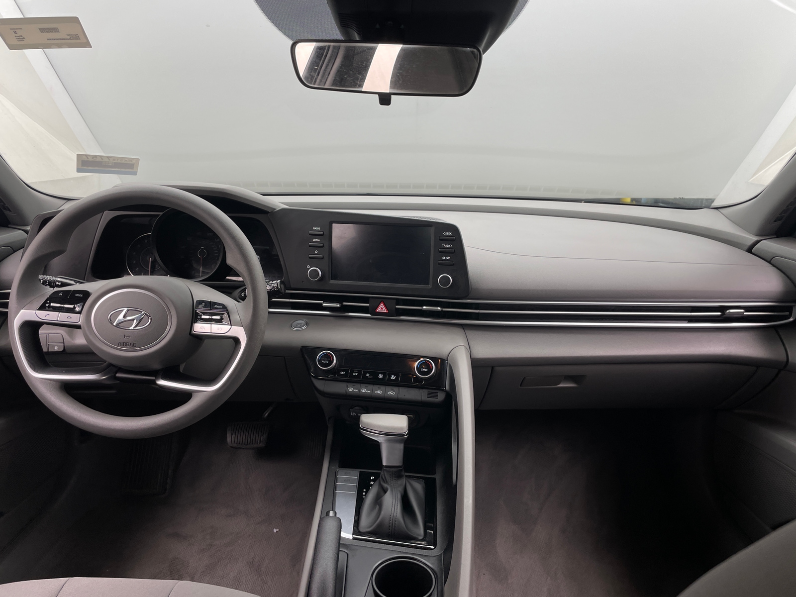 Thumbnail: 2022 Hyundai Elantra - 3