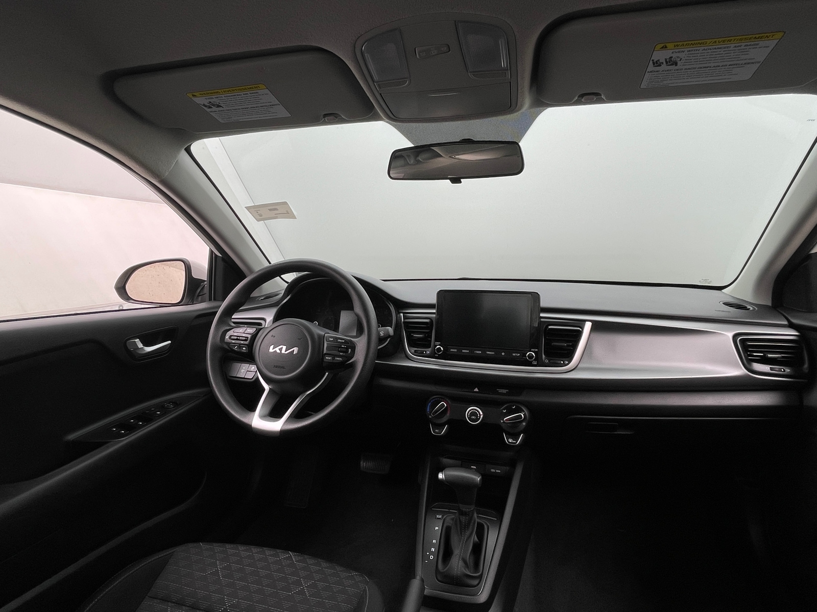 Thumbnail: 2023 Kia Rio - 3