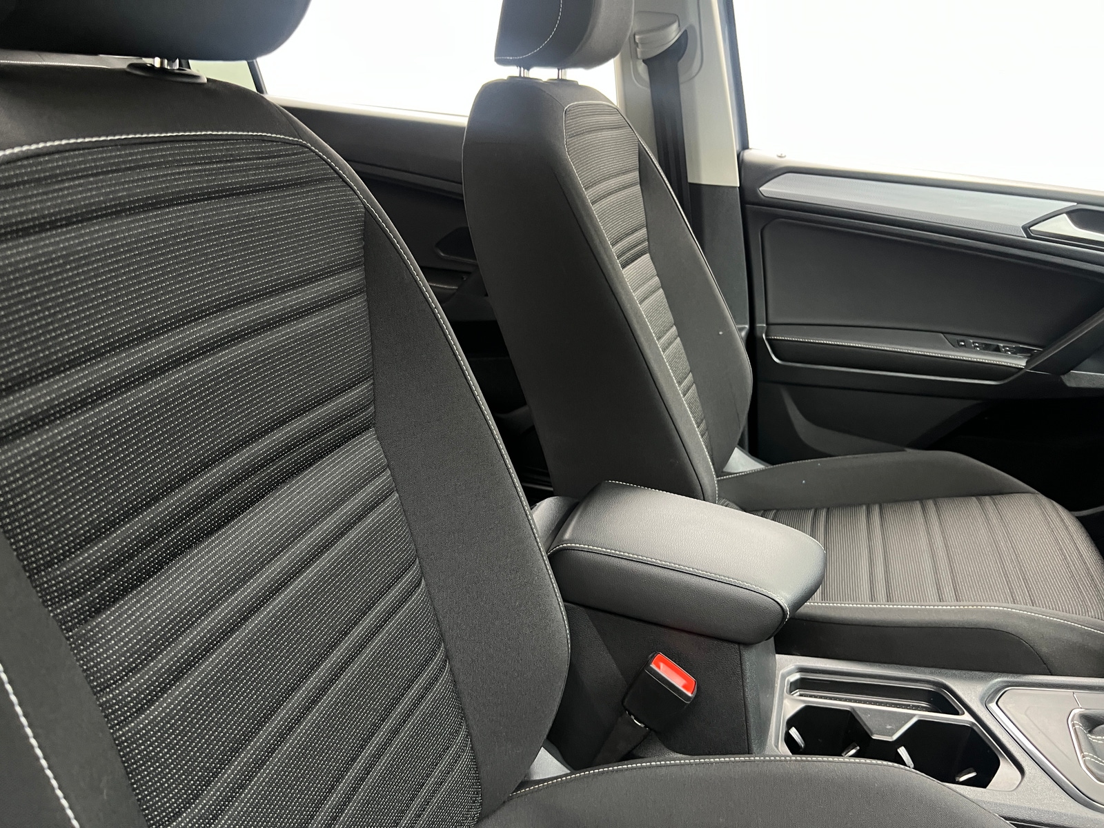 Thumbnail: 2023 Volkswagen Tiguan - 2