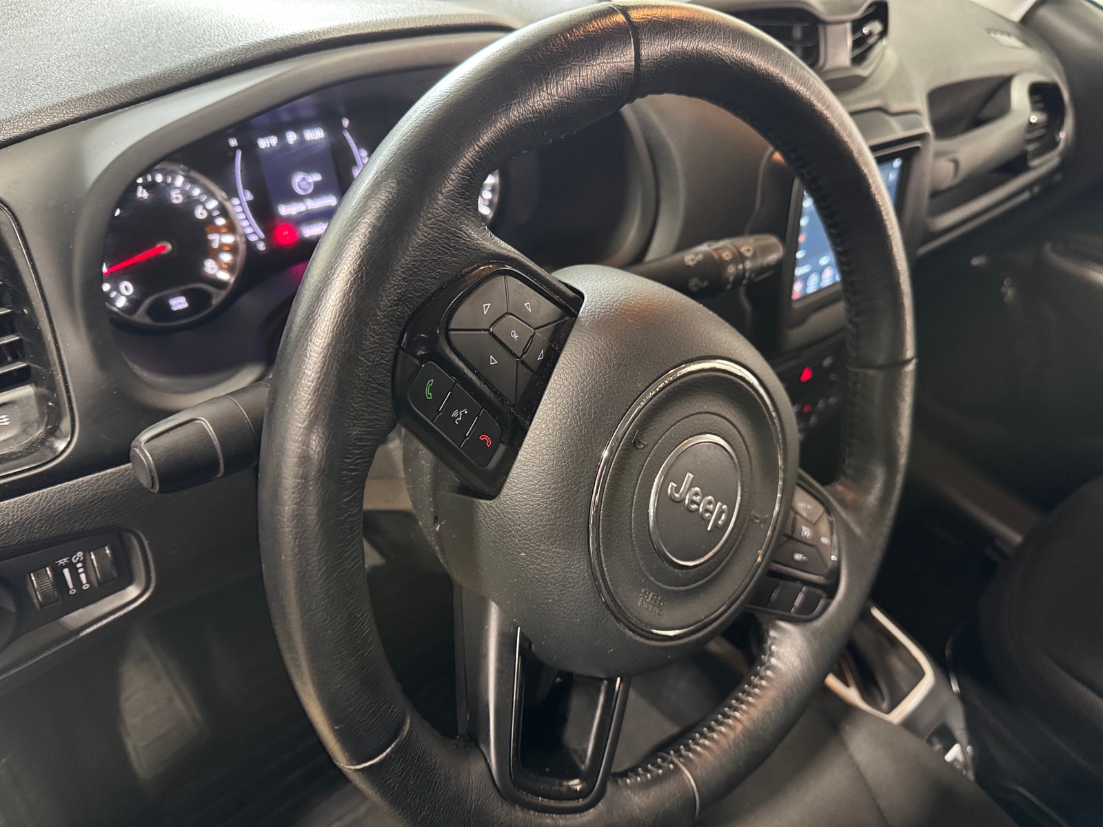 Thumbnail: 2020 Jeep Renegade - 3