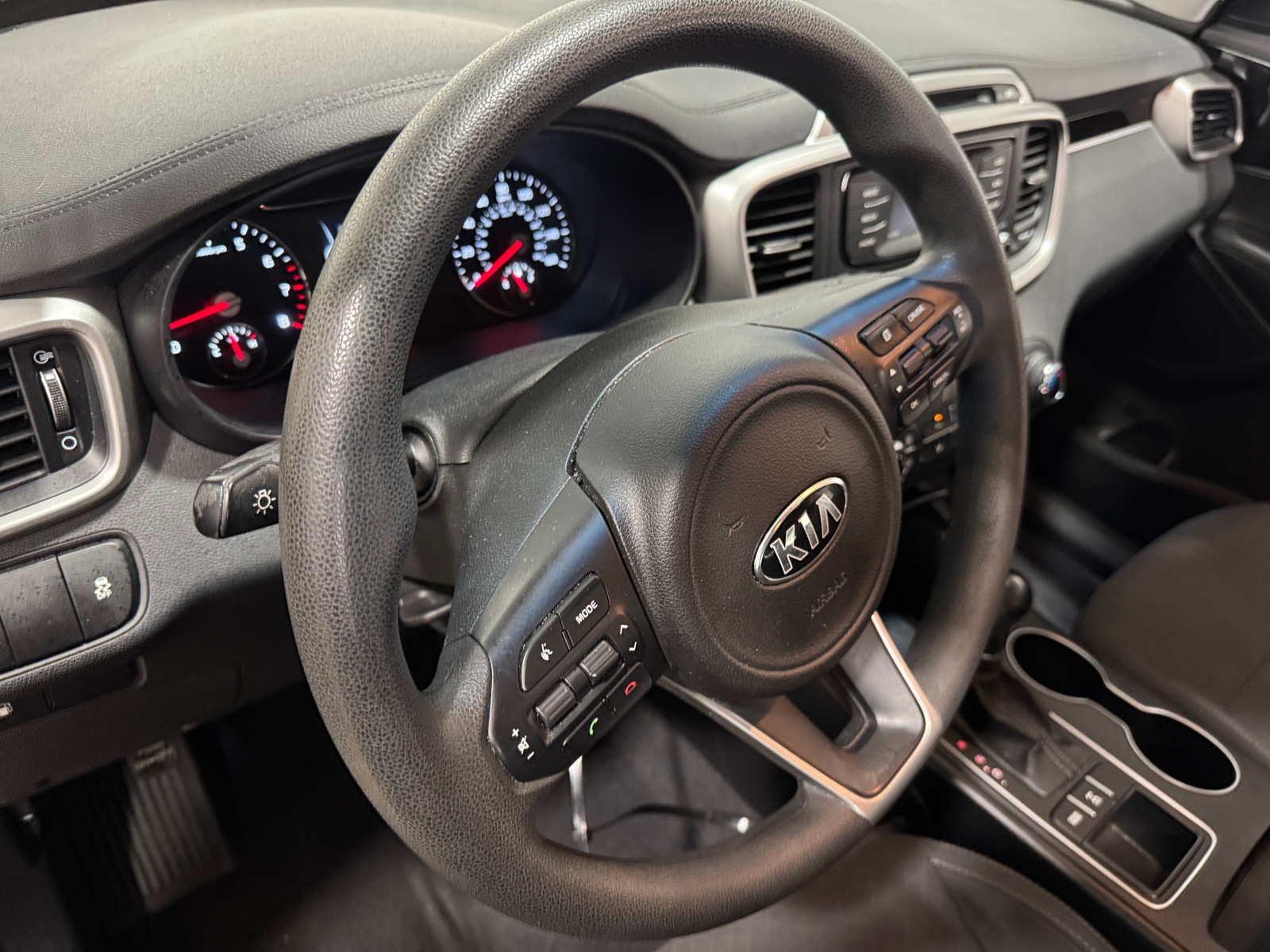 Thumbnail: 2017 Kia Sorento - 3