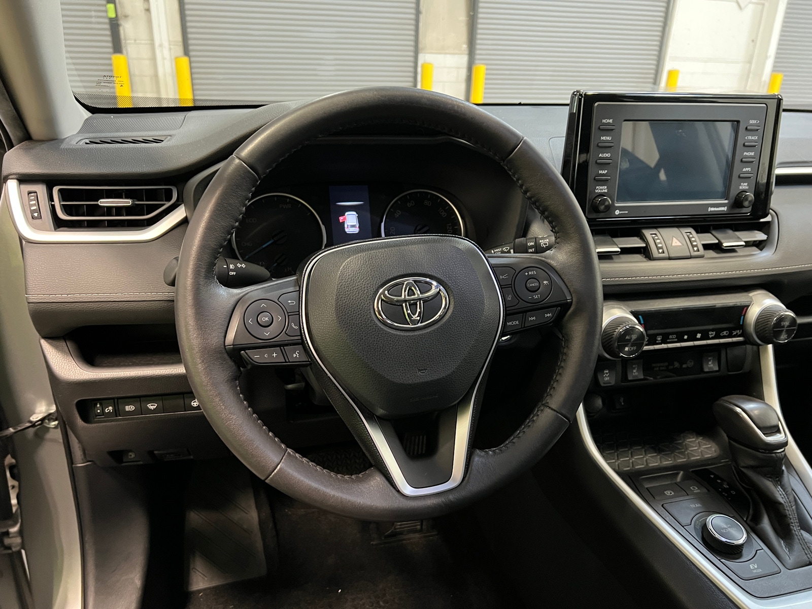 Thumbnail: 2021 Toyota RAV4 - 4