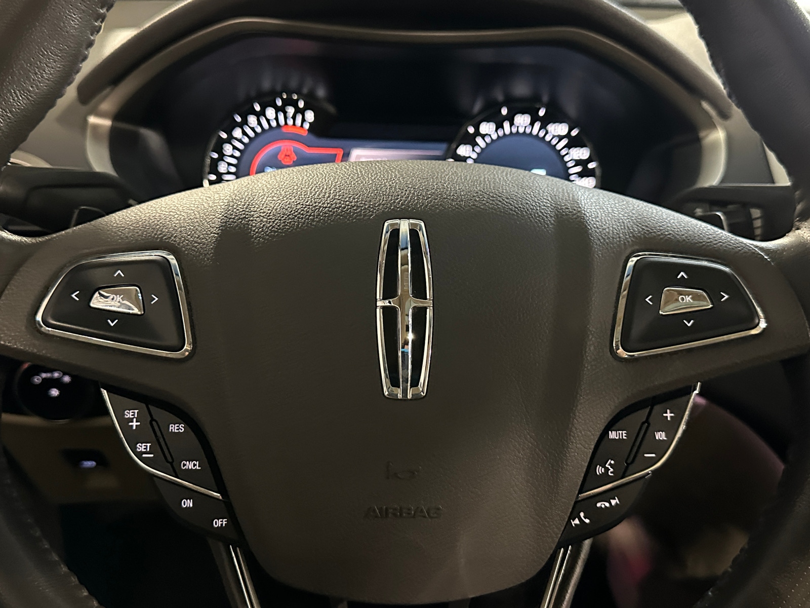 Thumbnail: 2013 Lincoln MKZ - 4