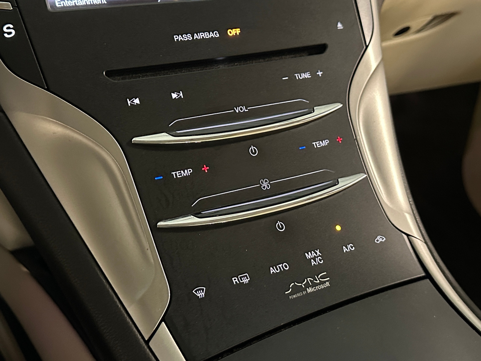 Thumbnail: 2013 Lincoln MKZ - 3