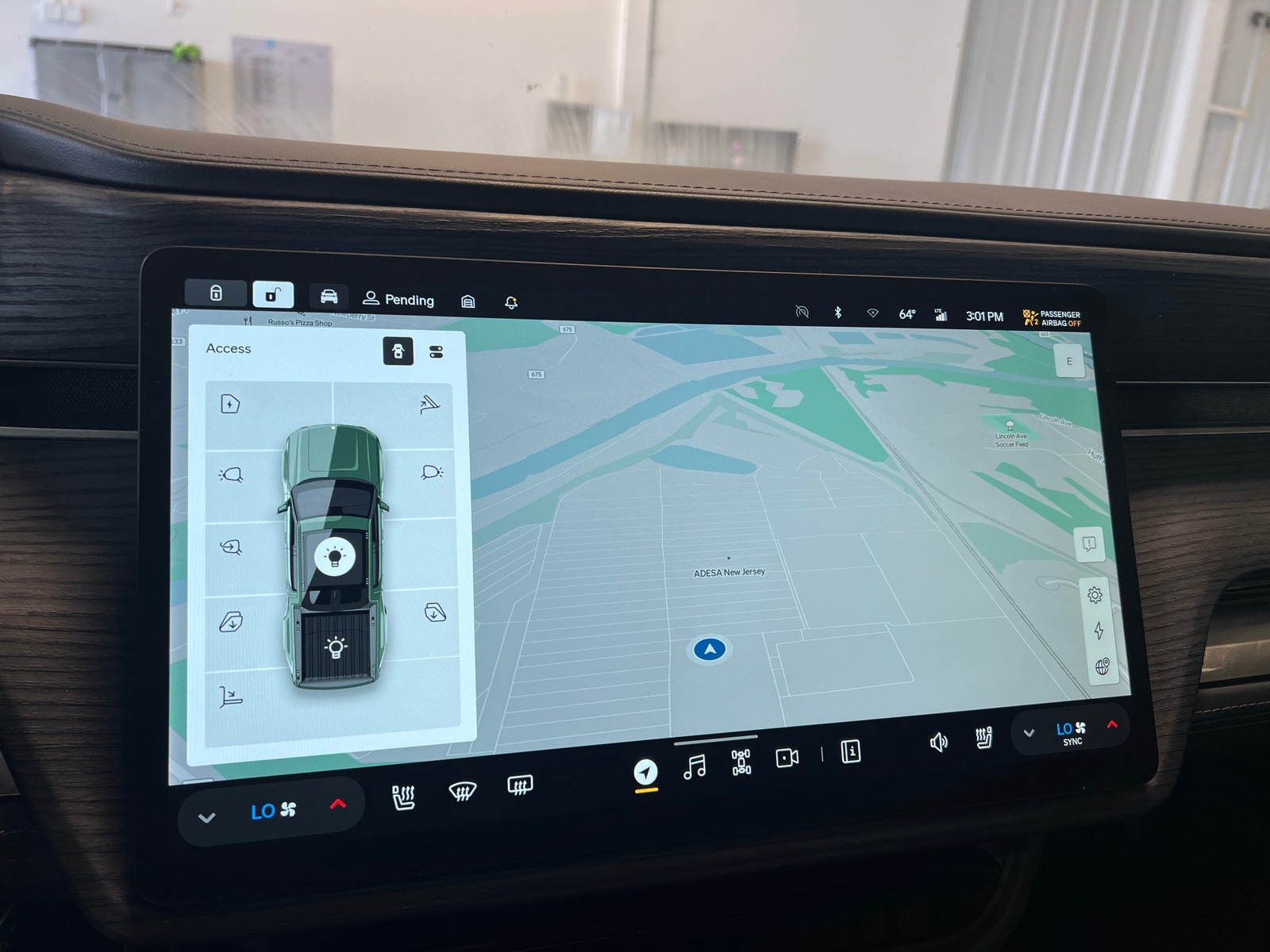 Thumbnail: 2023 Rivian R1T - 2