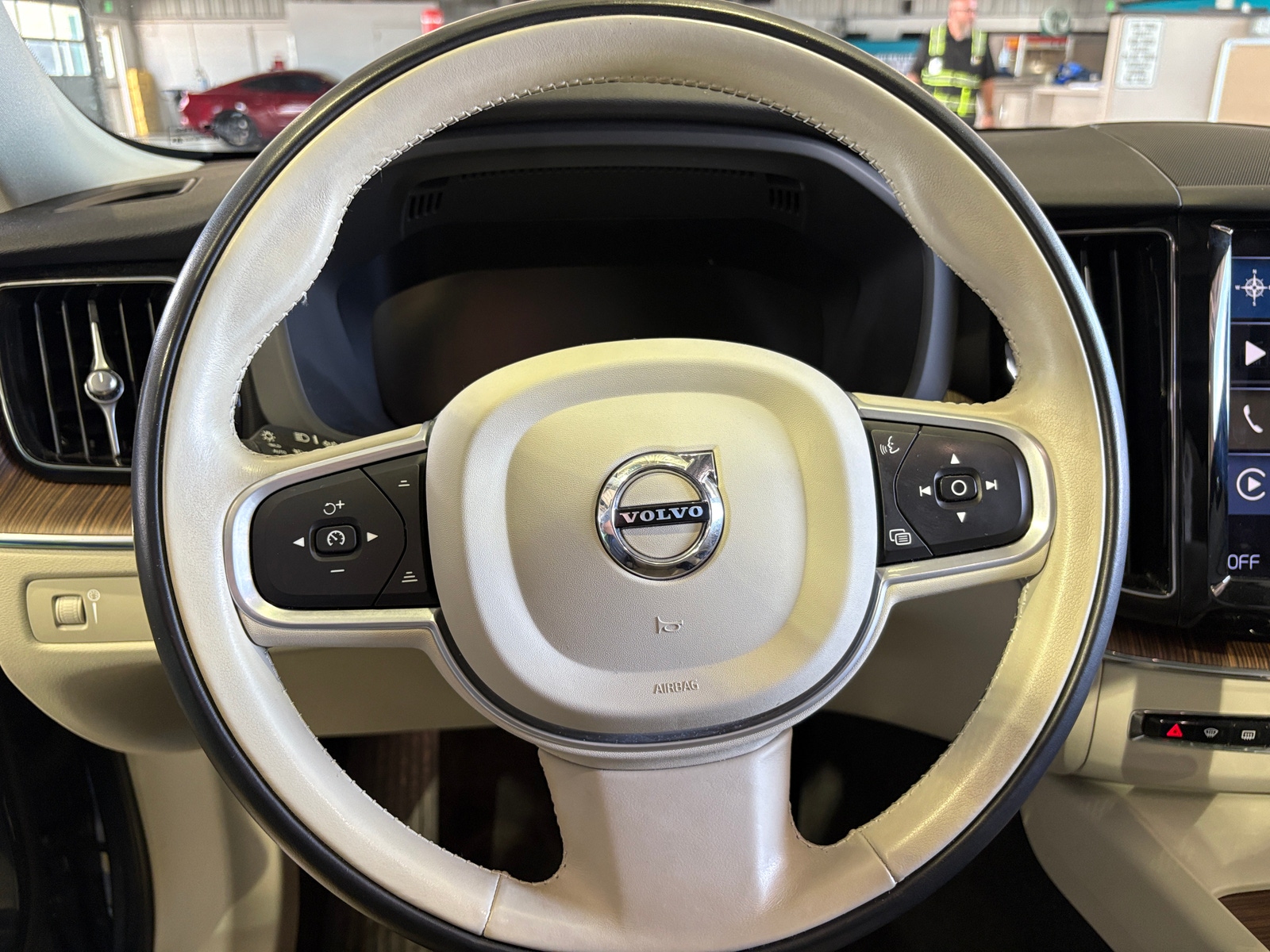 Thumbnail: 2021 Volvo XC60 - 4