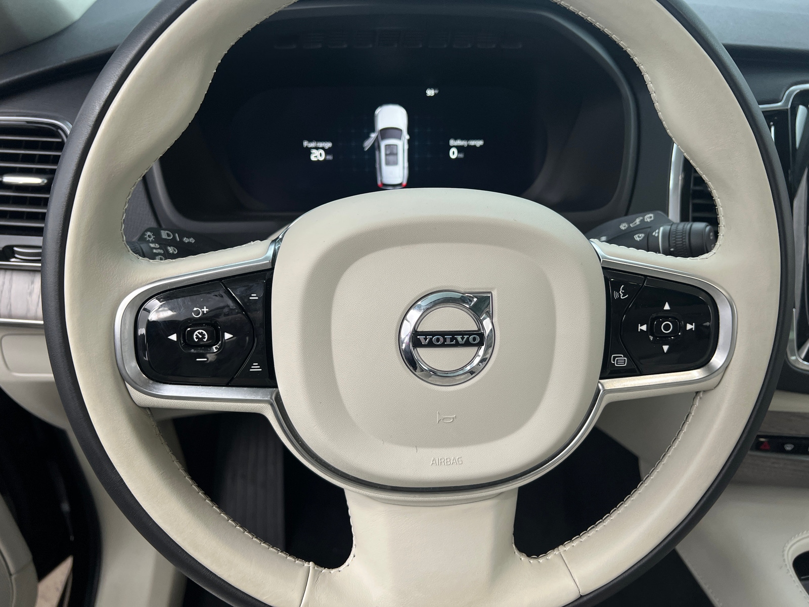 Thumbnail: 2023 Volvo XC90 - 4