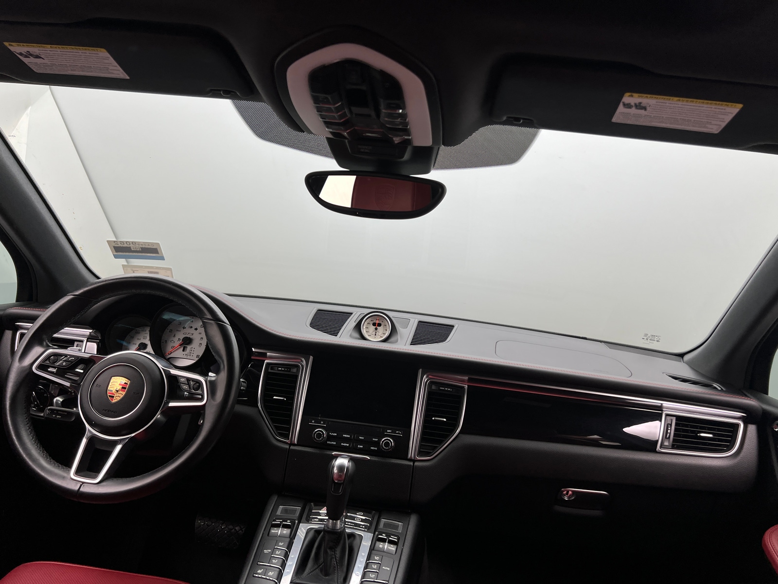 Thumbnail: 2018 Porsche Macan - 2