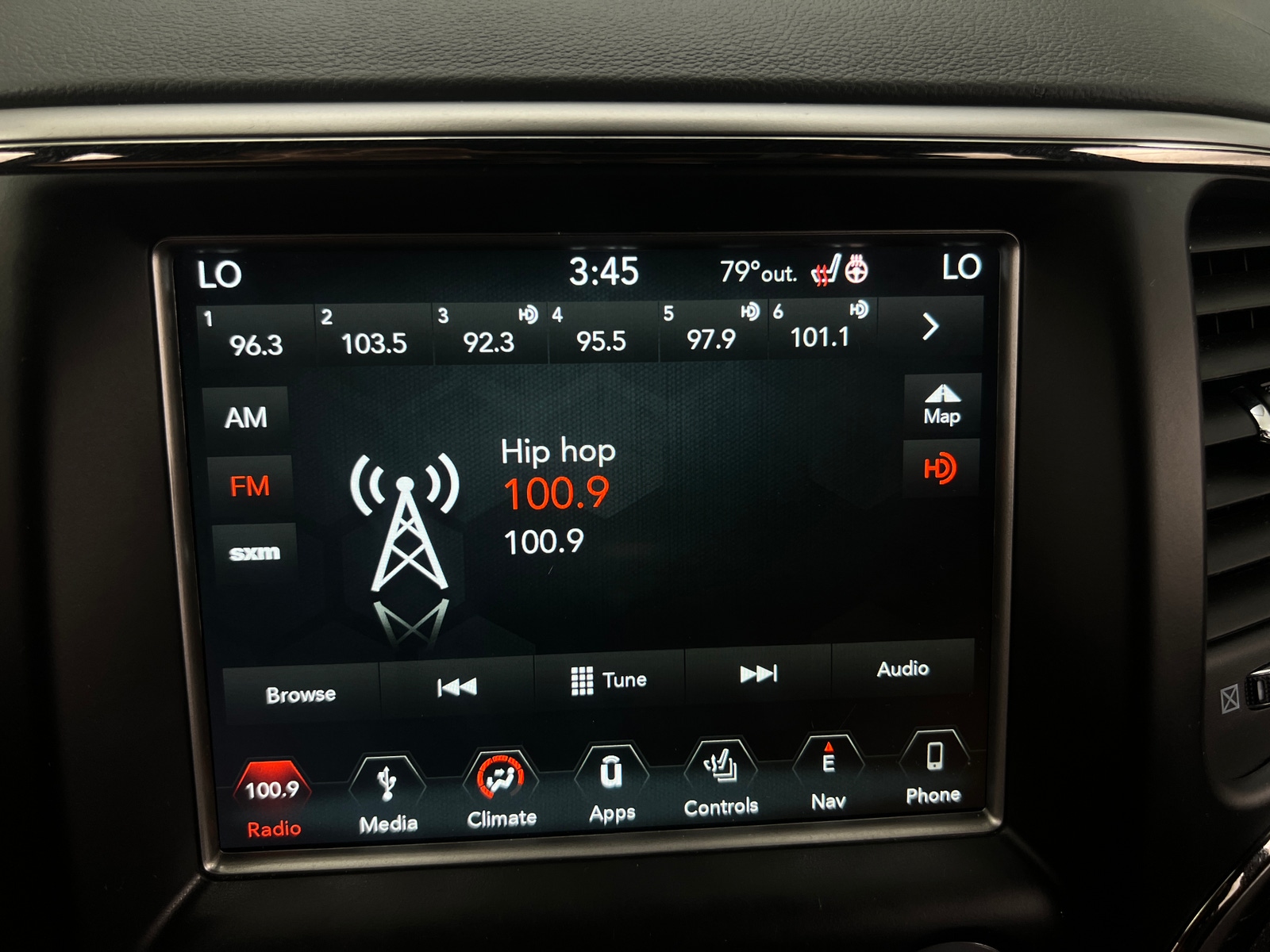 Thumbnail: 2018 Jeep Grand Cherokee - 3