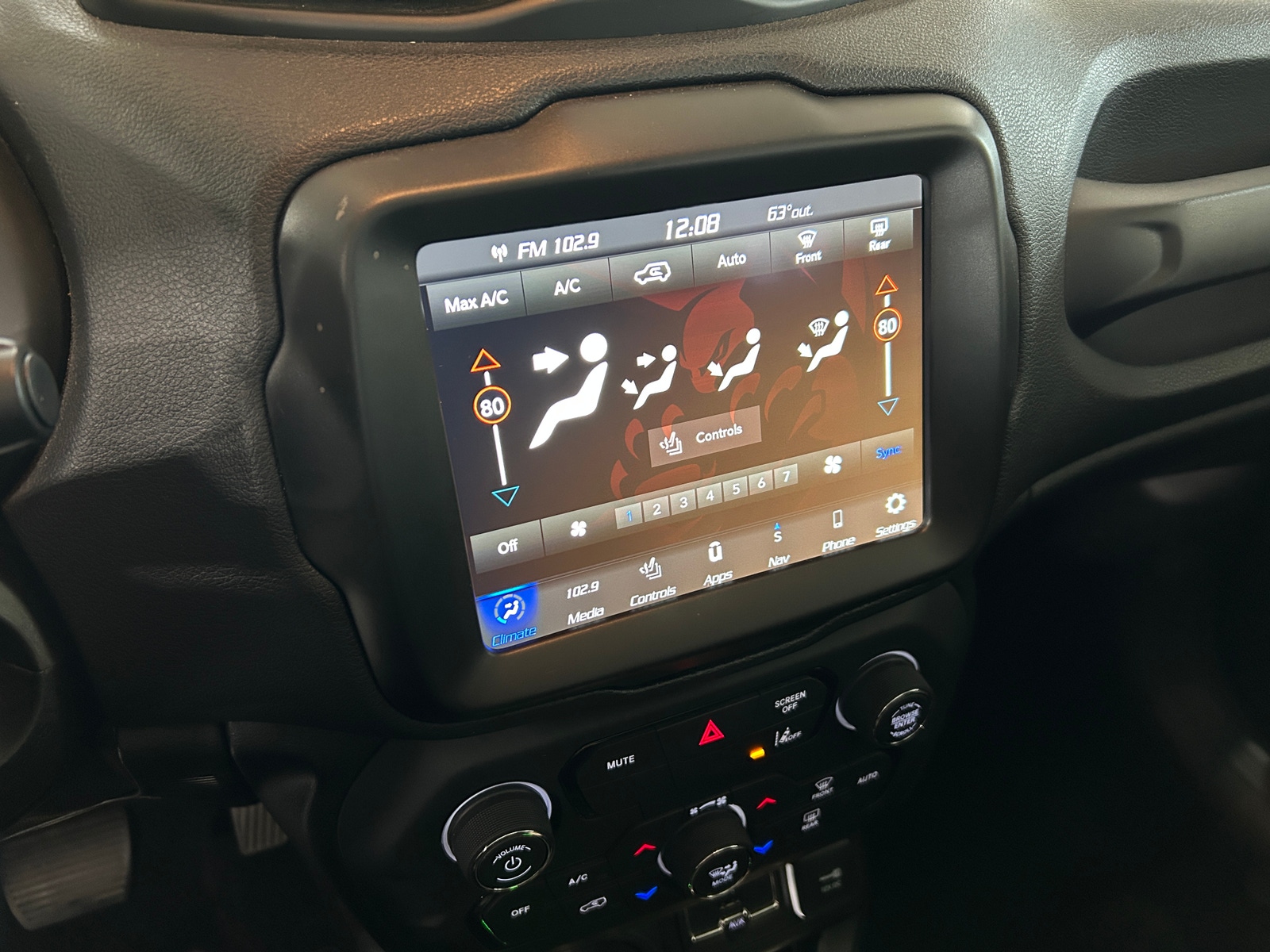 Thumbnail: 2022 Jeep Renegade - 3