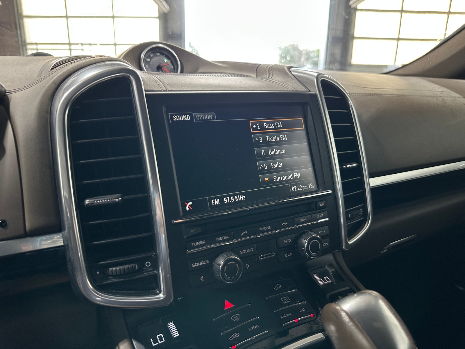 Thumbnail: 2014 Porsche Cayenne - 3
