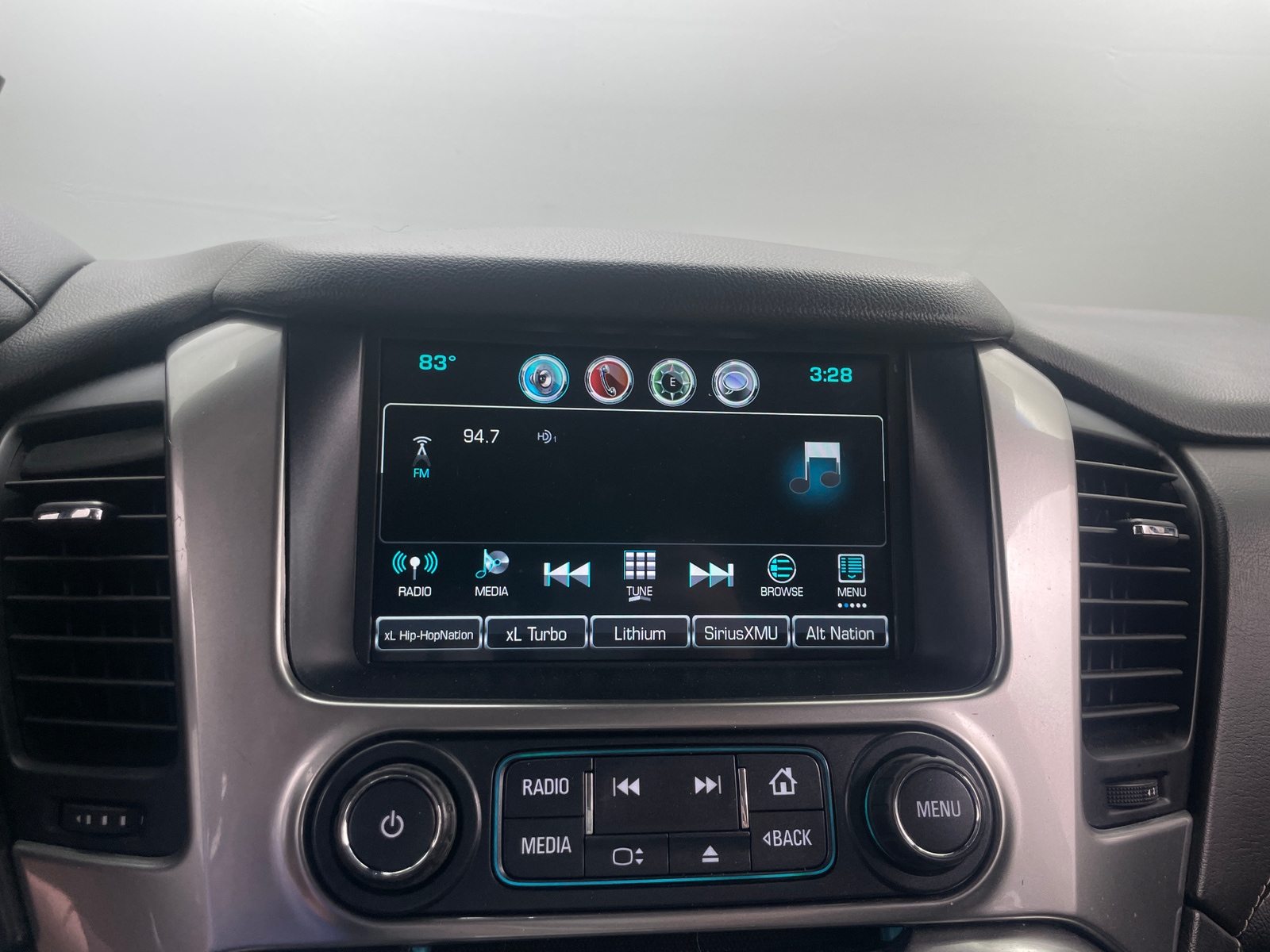 Thumbnail: 2020 Chevrolet Tahoe - 3