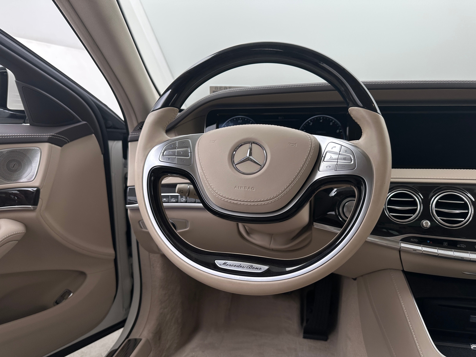 Thumbnail: 2016 Mercedes-Benz S-Class - 5