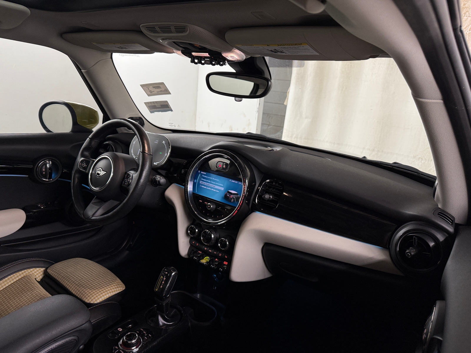 Thumbnail: 2022 MINI Cooper Hardtop - 3