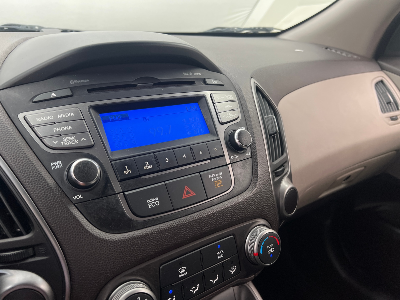 Thumbnail: 2015 Hyundai Tucson - 4