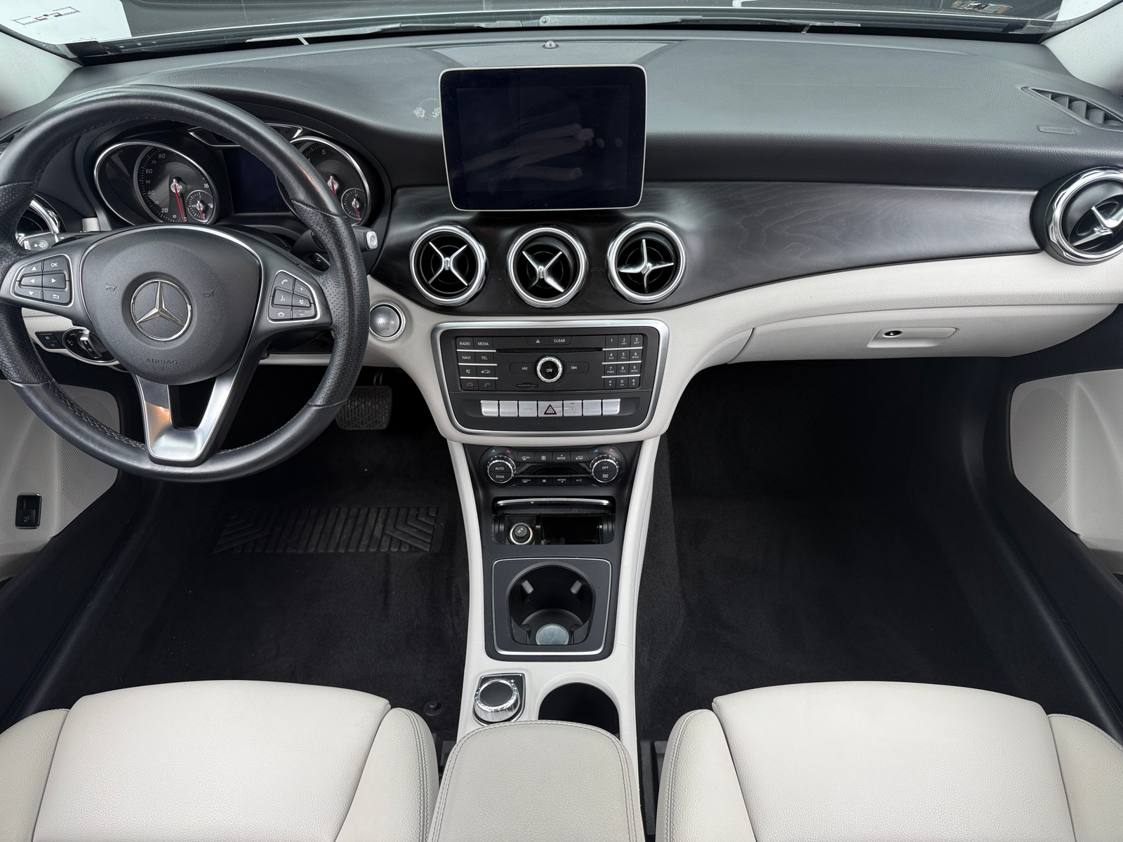 Thumbnail: 2019 Mercedes-Benz GLA - 2
