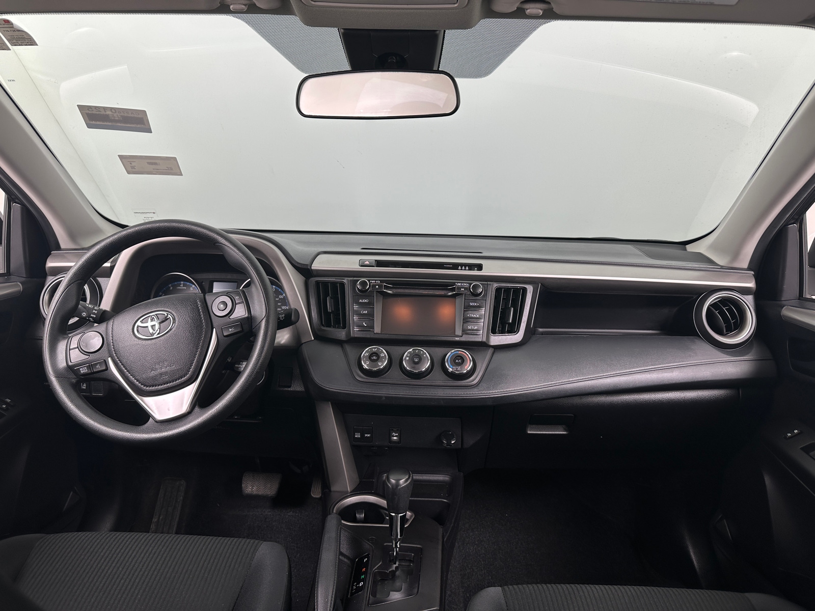 Thumbnail: 2018 Toyota RAV4 - 3