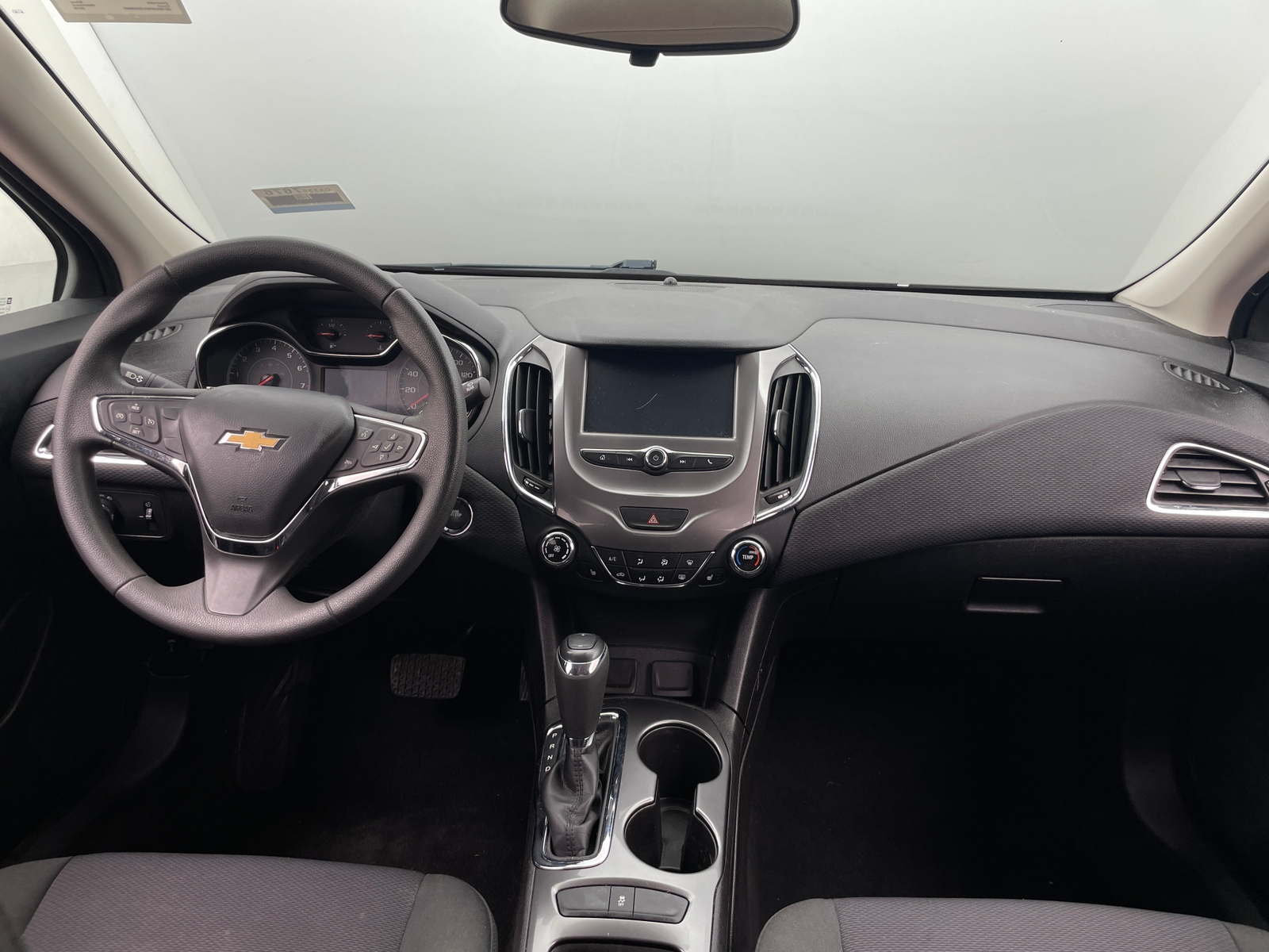 Thumbnail: 2018 Chevrolet Cruze - 3