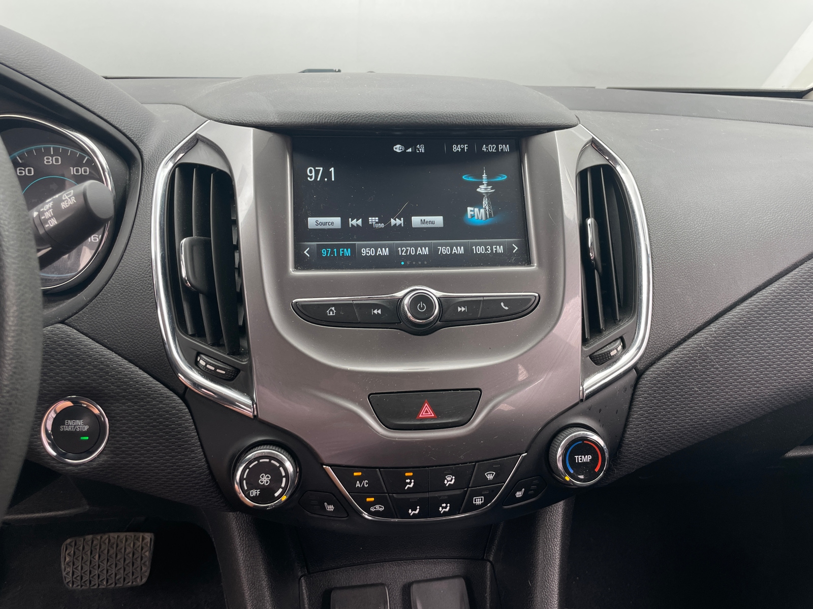 Thumbnail: 2018 Chevrolet Cruze - 4