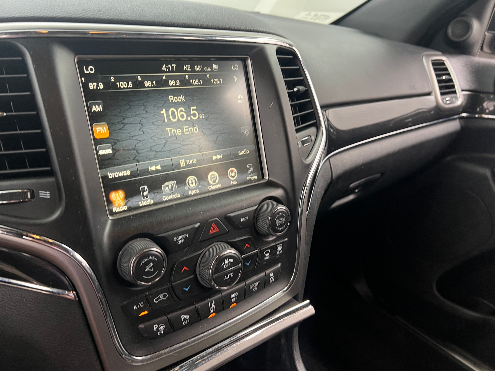 Thumbnail: 2017 Jeep Grand Cherokee - 4