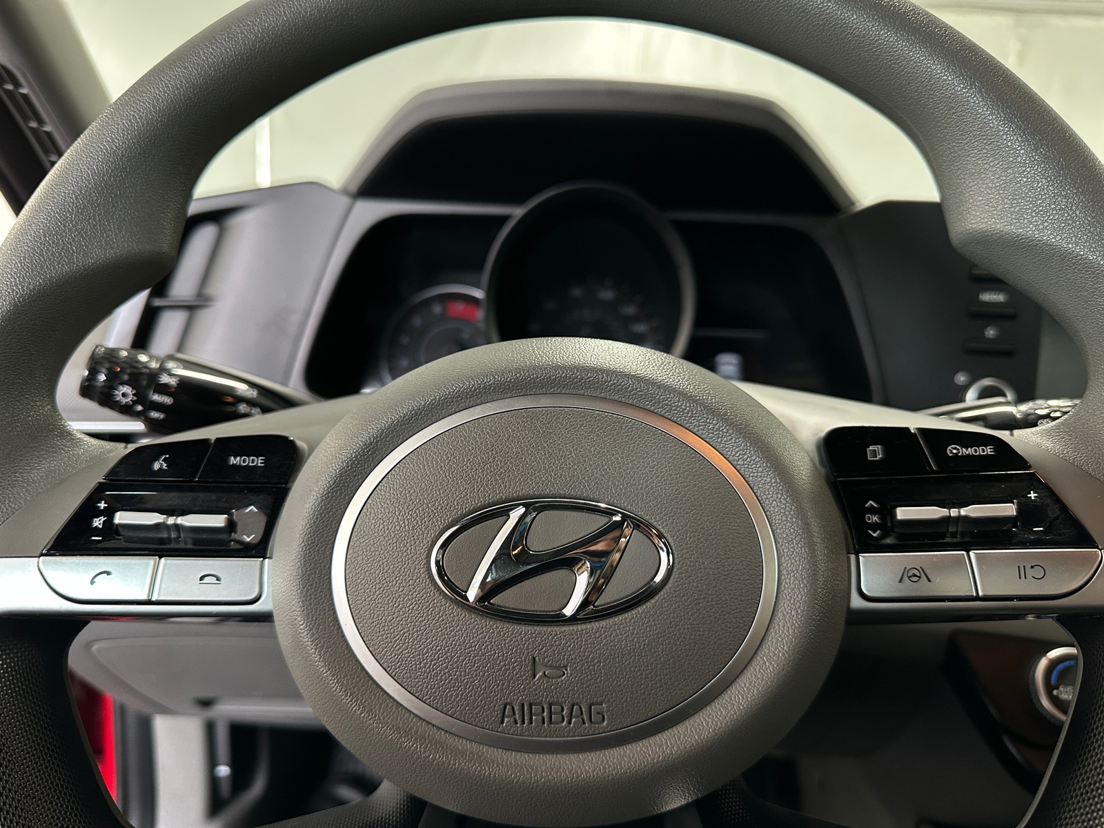 Thumbnail: 2023 Hyundai Elantra - 5