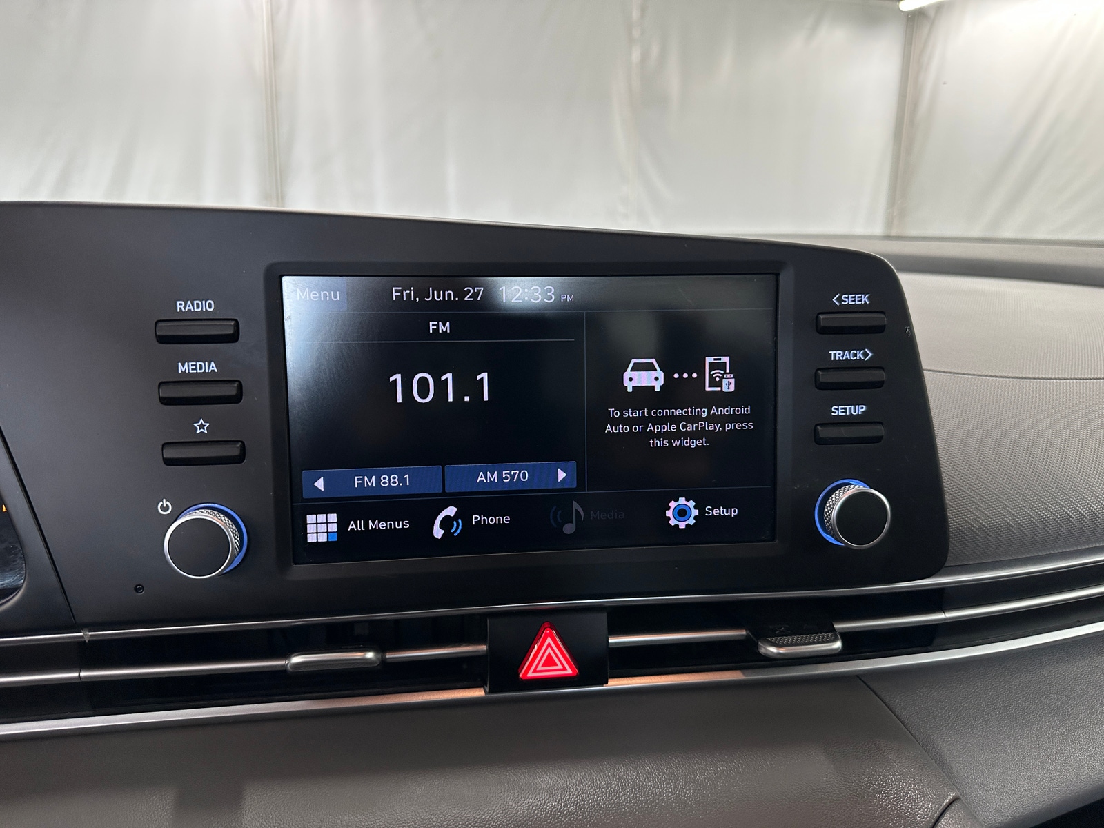 Thumbnail: 2023 Hyundai Elantra - 4