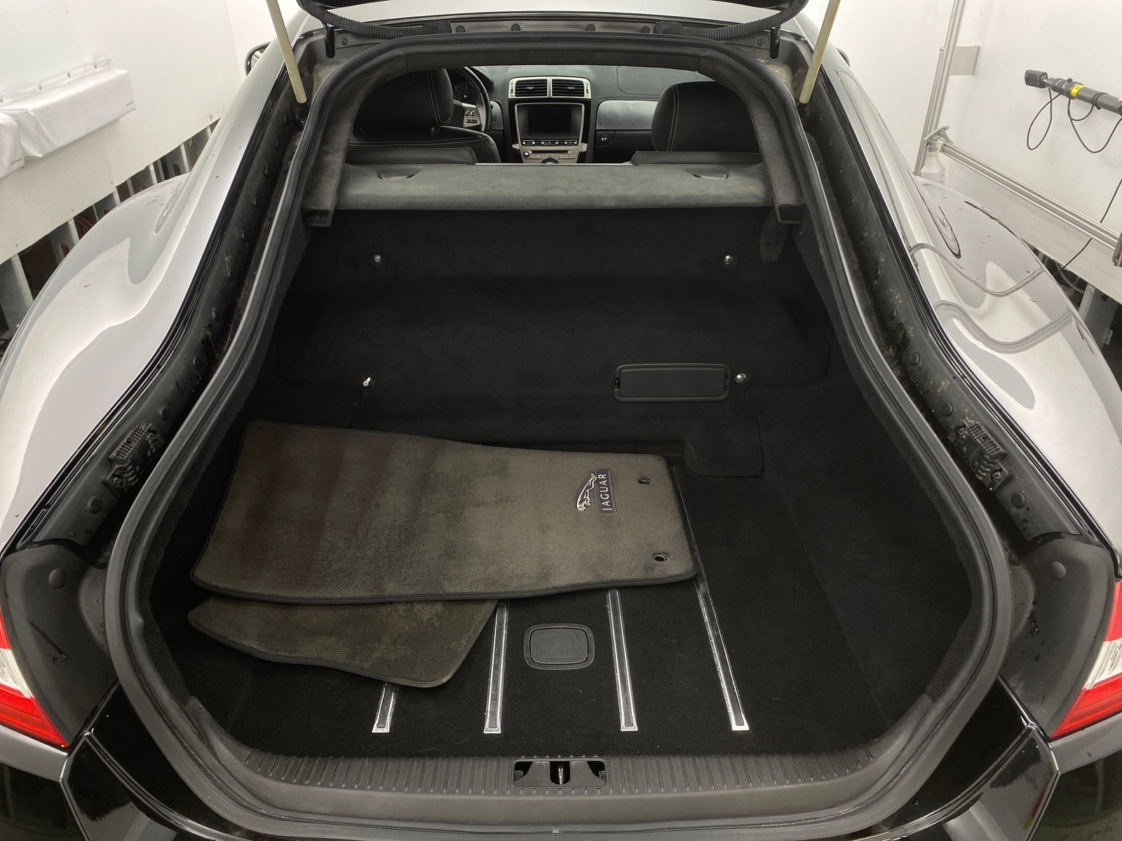 Thumbnail: 2010 Jaguar XK - 4