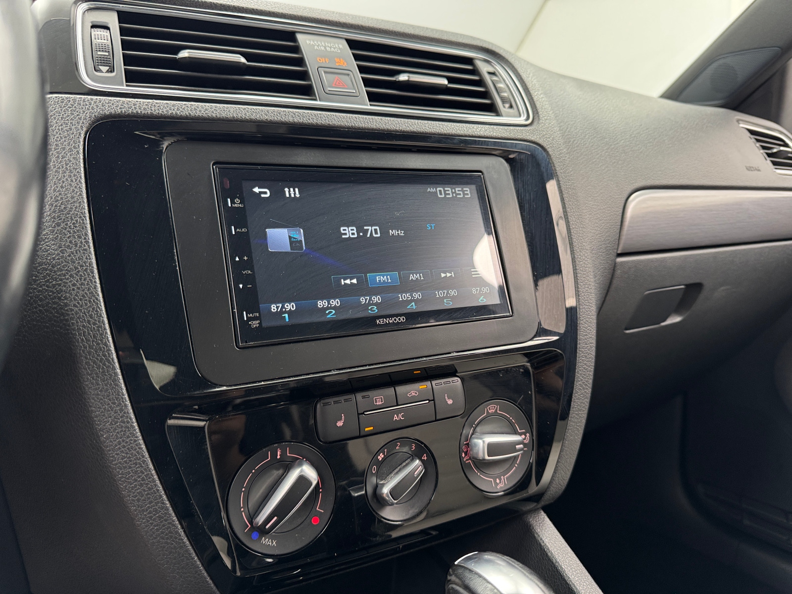 Thumbnail: 2016 Volkswagen Jetta - 3