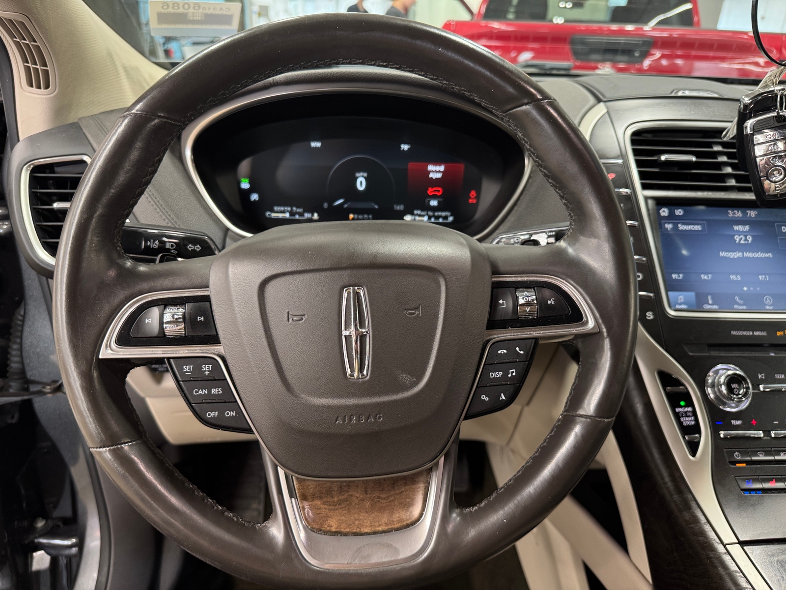 Thumbnail: 2020 Lincoln Nautilus - 4