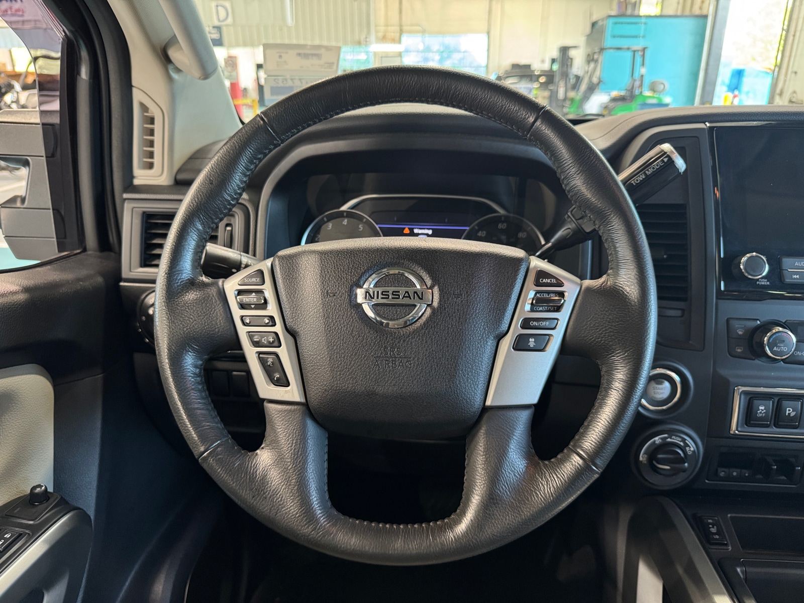 Thumbnail: 2022 Nissan Titan - 5