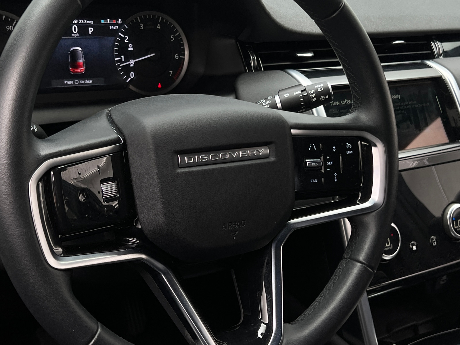 Thumbnail: 2023 Land Rover Discovery Sport - 4