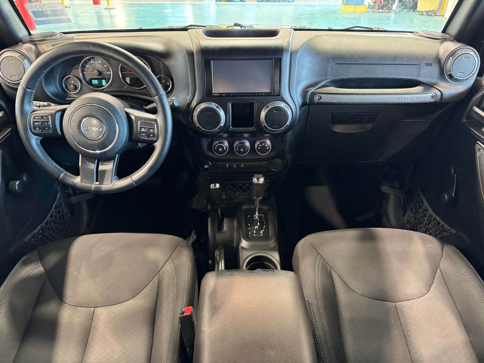 Thumbnail: 2017 Jeep Wrangler - 3