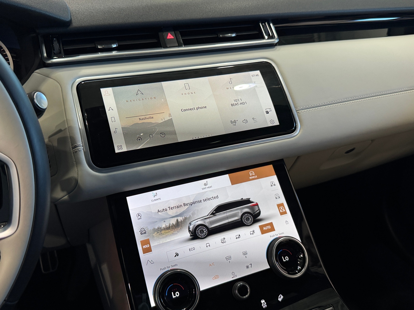 Thumbnail: 2023 Land Rover Range Rover Velar - 3