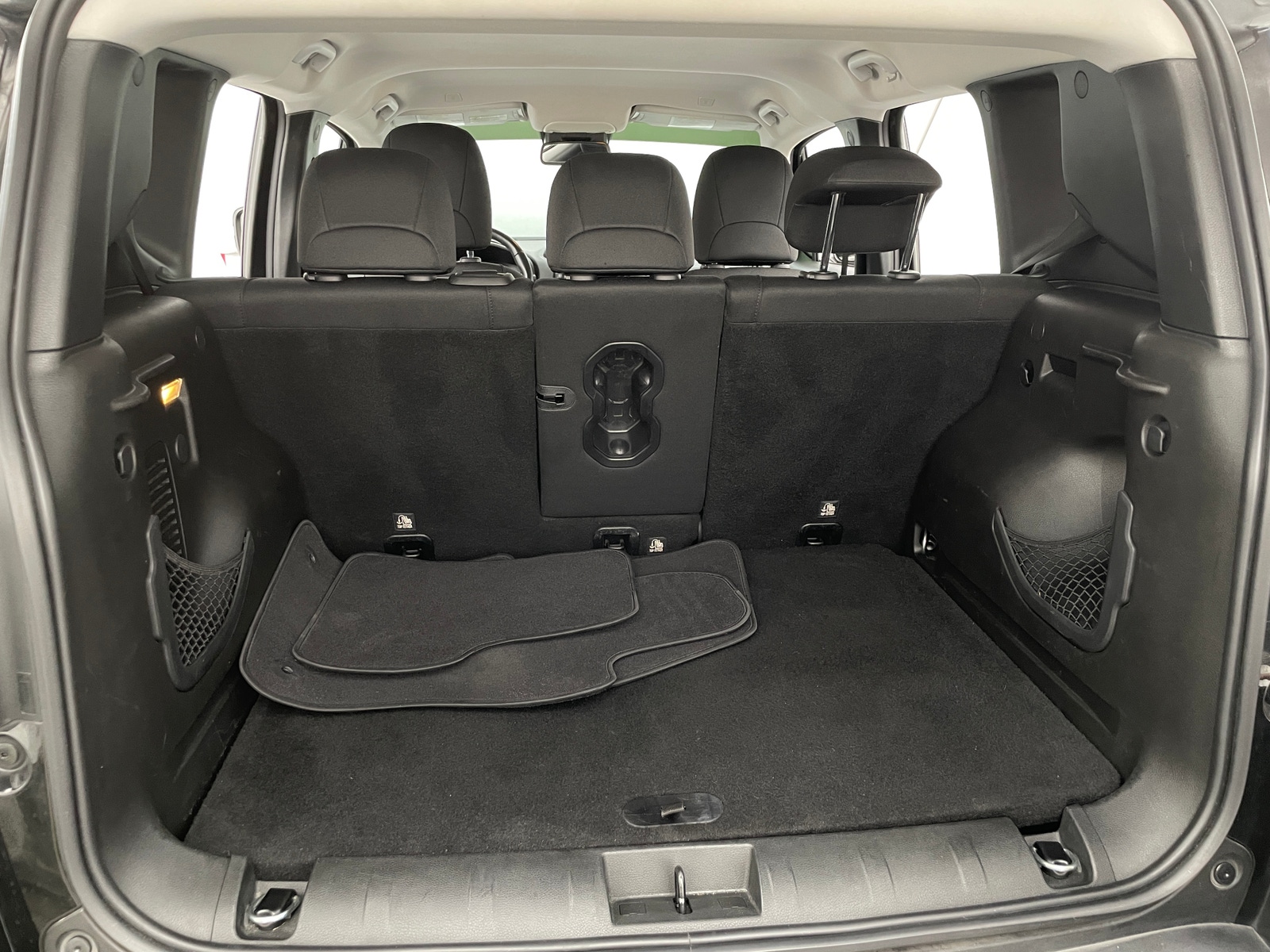 Thumbnail: 2018 Jeep Renegade - 7