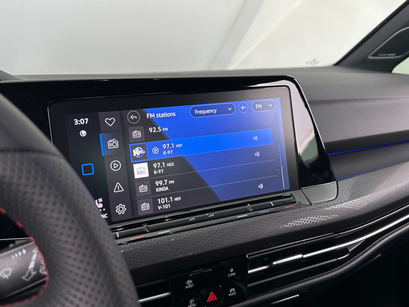 Thumbnail: 2024 Volkswagen Golf - 3