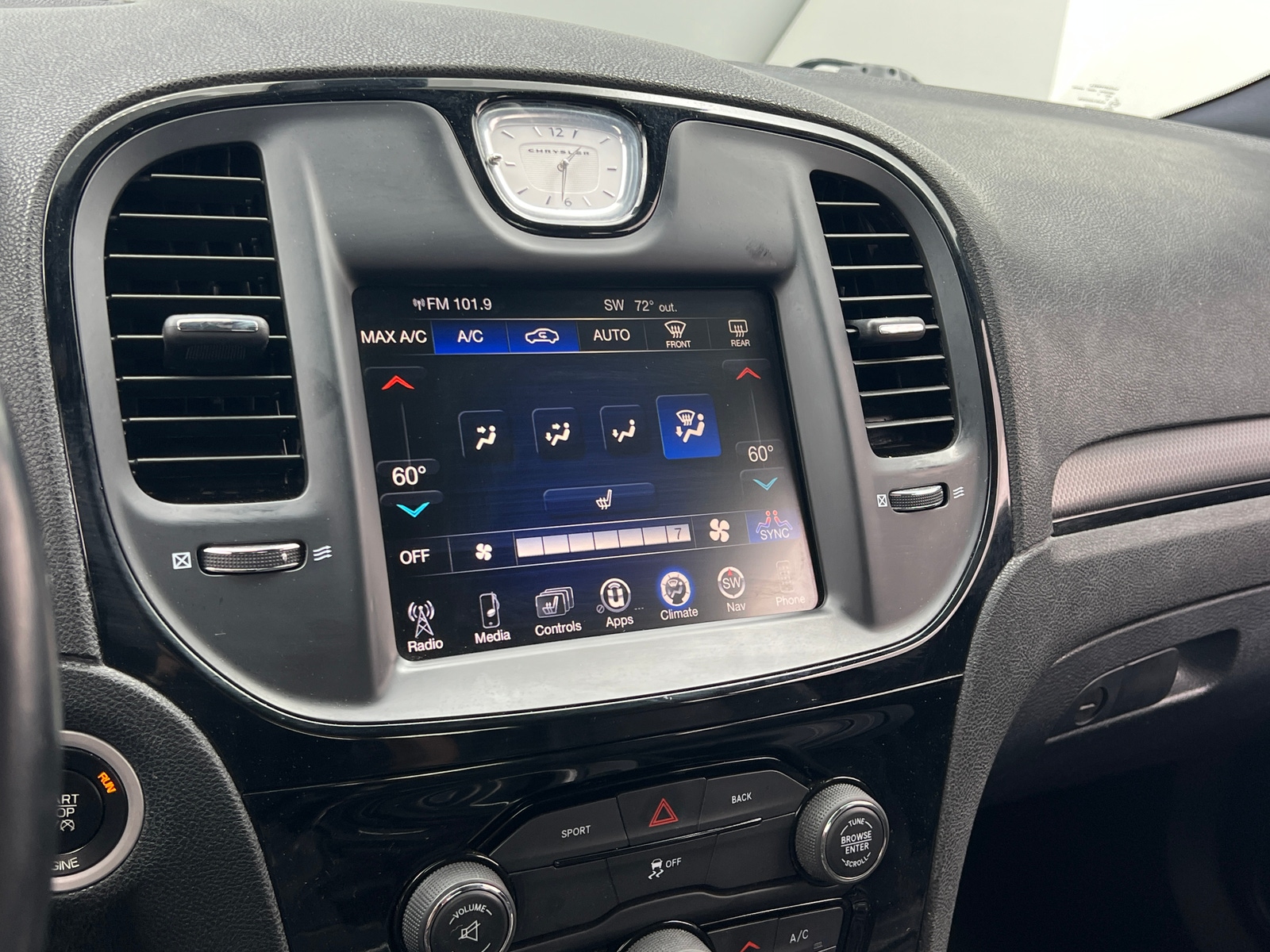 Thumbnail: 2016 Chrysler 300 - 3