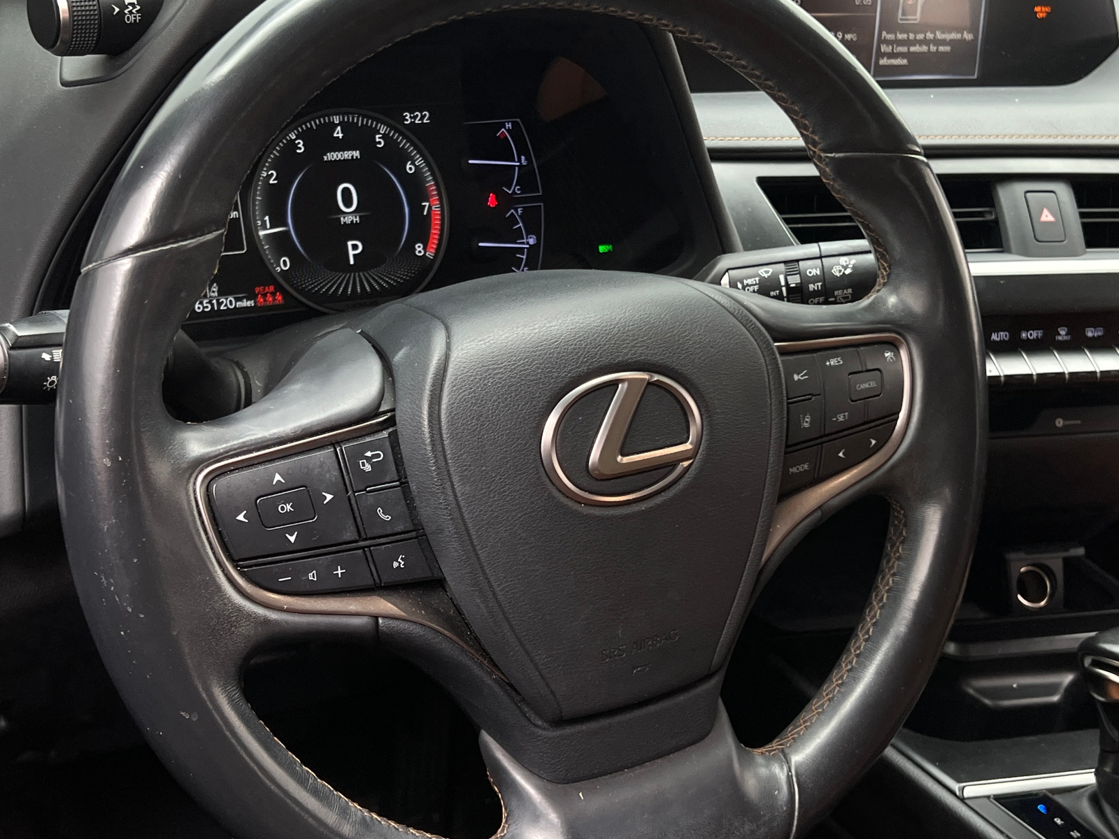 Thumbnail: 2019 Lexus UX - 4