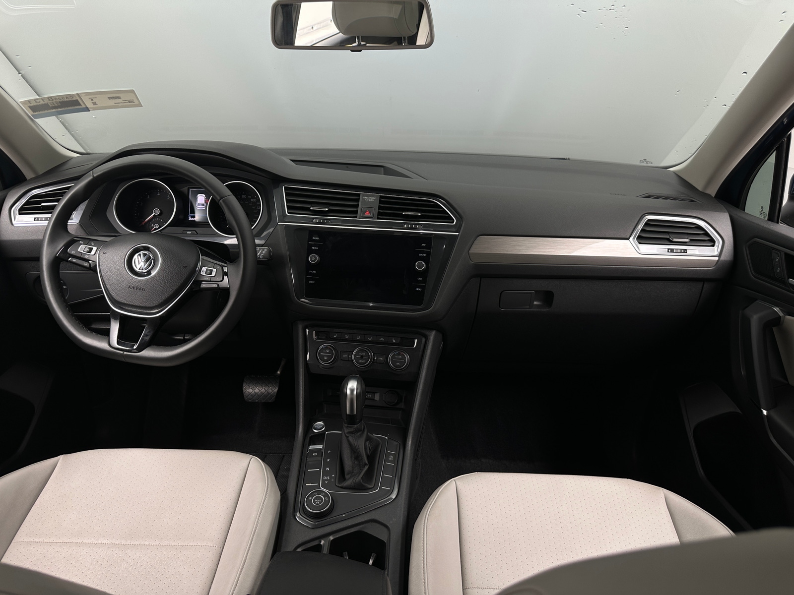 Thumbnail: 2020 Volkswagen Tiguan - 2
