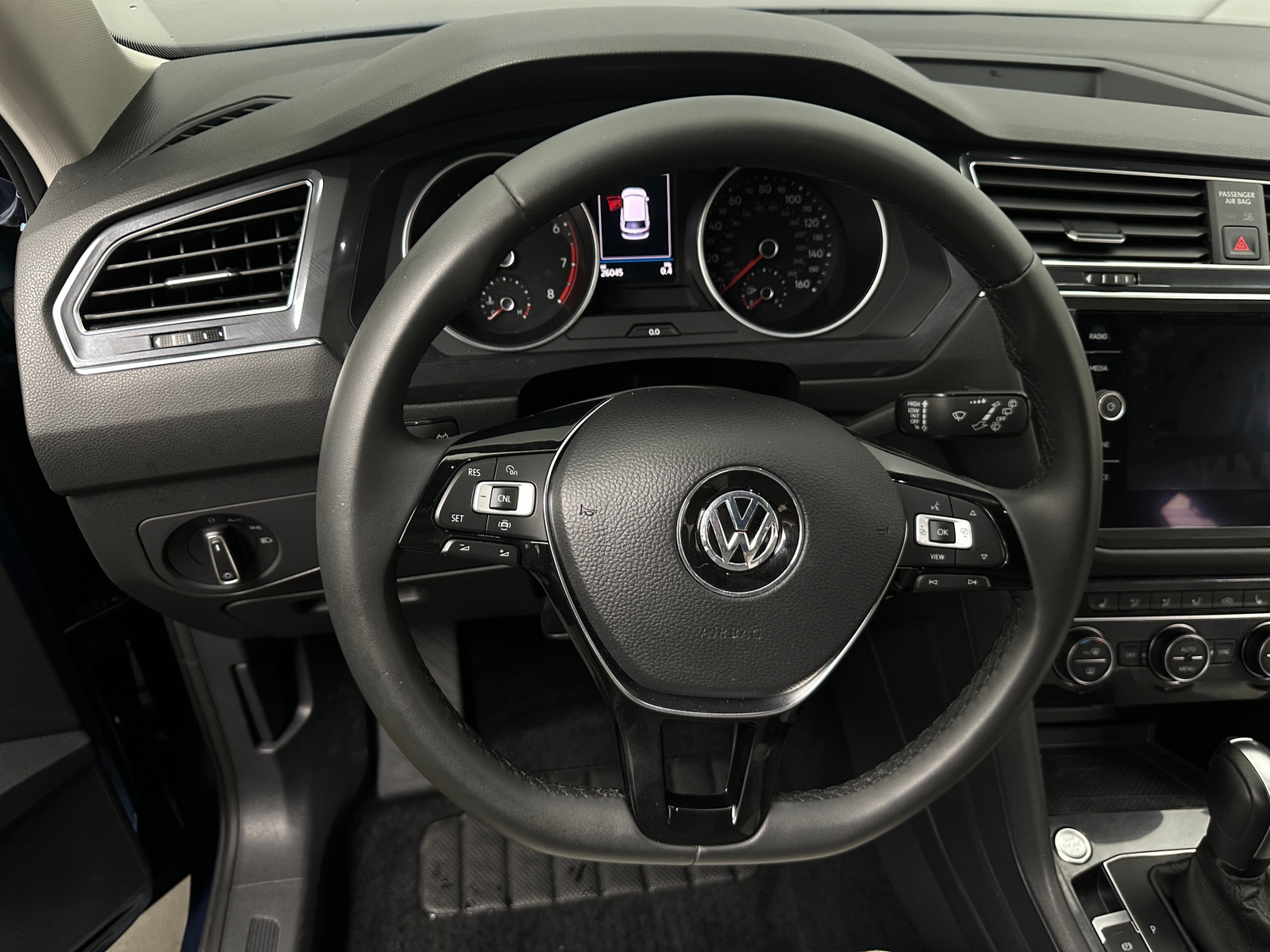 Thumbnail: 2020 Volkswagen Tiguan - 4