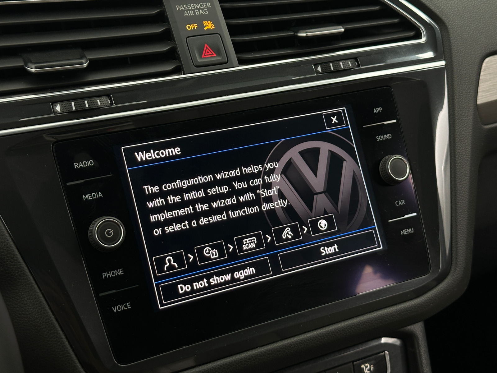 Thumbnail: 2020 Volkswagen Tiguan - 3