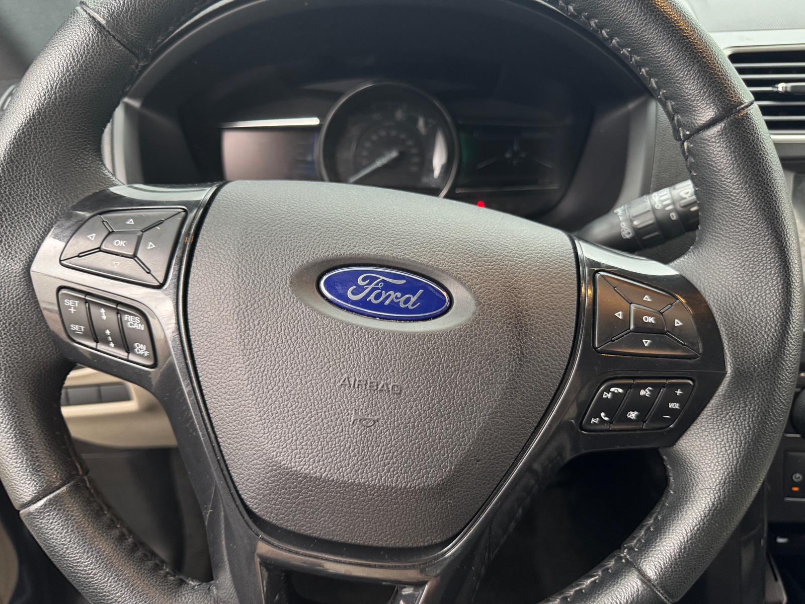 Thumbnail: 2018 Ford Explorer - 5
