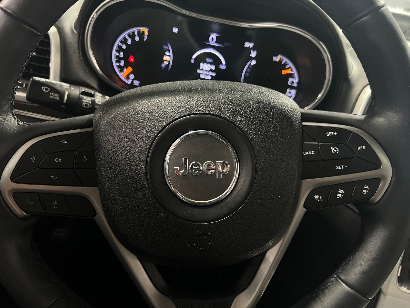 Thumbnail: 2018 Jeep Grand Cherokee - 5