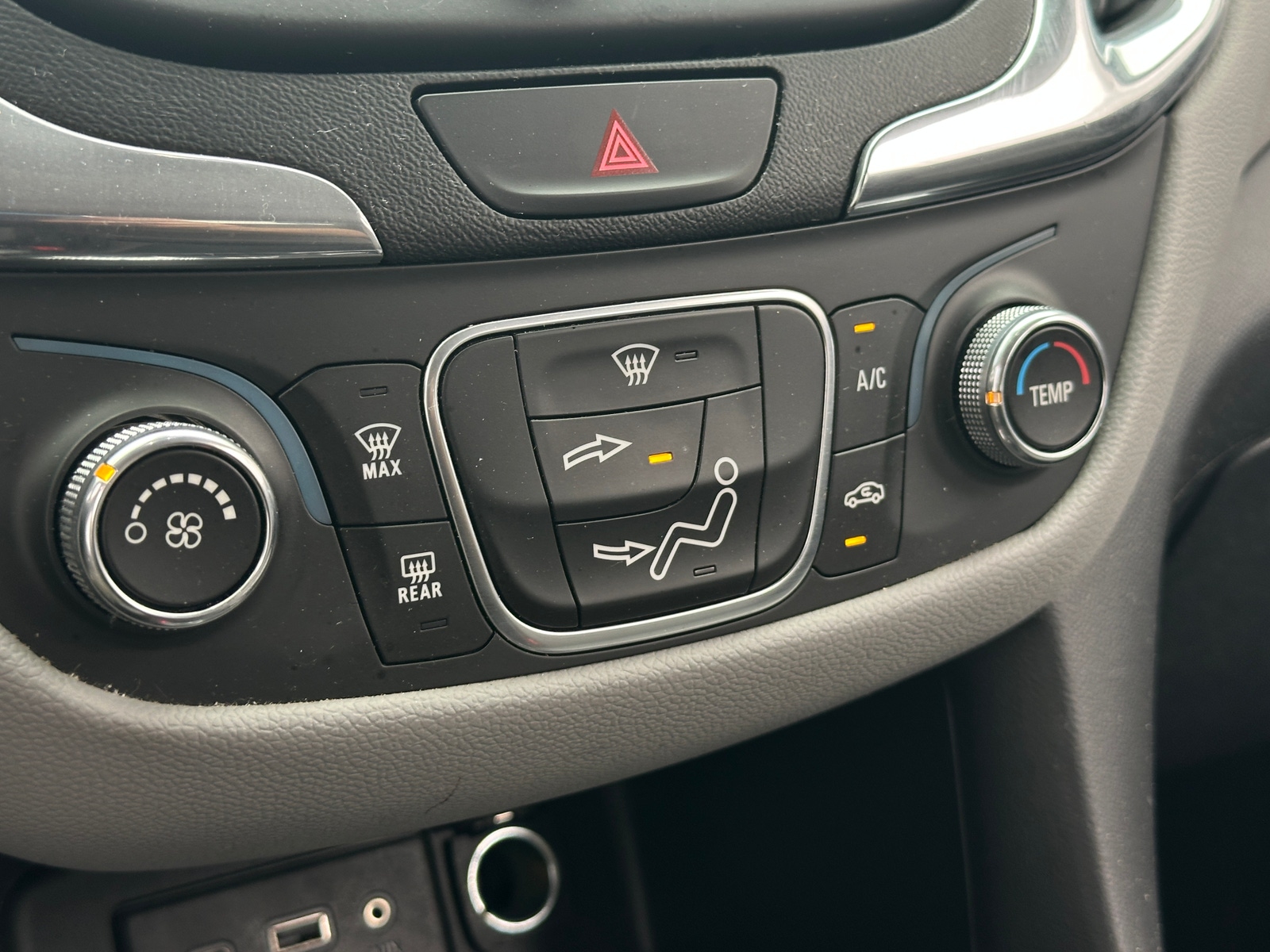 Thumbnail: 2020 Chevrolet Equinox - 4